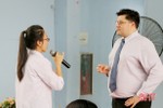 Giảng viên Mỹ trao đổi kinh nghiệm giảng dạy tại Trường Đại học Hà Tĩnh
