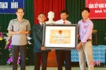 Đón nhận bằng xếp hạng di tích lịch sử - văn hóa Nhà thờ Nguyễn Nê