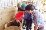Hơn 2.100 giếng nước sinh hoạt vùng ngập lũ Hà Tĩnh đã được xử lý