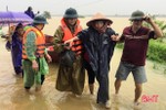 Hà Tĩnh: Niềm vui tới với các sản phụ chuyển dạ trong mưa lũ