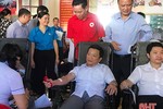 Gần 900 người tham gia ngày hội hiến máu ở Hương Sơn
