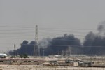 Giá dầu thế giới tăng vọt 19% sau vụ drone tấn công nhà máy dầu Saudi