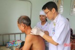 Bệnh viện Y học cổ truyền Hà Tĩnh chuyển giao kỹ thuật cấy chỉ cho trạm y tế