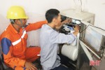 Điện lực Can Lộc khắc phục hậu quả chạm chập trạm biến áp Đồng Lộc
