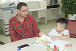 Mẹ cậu bé “nói tiếng Anh như gió” thuê trọ ở TP Hà Tĩnh để con học trường hướng chuẩn quốc tế