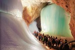 Bí ẩn hang động băng giá lớn nhất thế giới