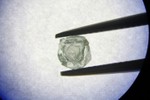 Phát hiện viên kim cương “búp bê gỗ” 800 triệu năm tuổi độc nhất vô nhị