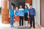 Trao “Mái ấm công đoàn” cho giáo viên nghèo Hà Tĩnh