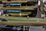 Ukraine khoe tên lửa “diệt mọi xe tăng và máy bay”