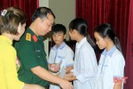 Viettel Hà Tĩnh trao 80 suất học bổng “Vì em hiếu học” tại Nghi Xuân