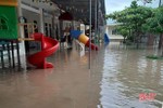 Gần 10 ngàn học sinh 2 huyện miền núi Hà Tĩnh nghỉ học do mưa lũ