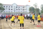 Gần 170 “tuyển thủ” tham gia Giải bóng chuyền hơi nữ người cao tuổi Lộc Hà