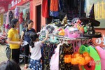Nhộn nhịp thị trường trang phục ngày hội Halloween ở Hà Tĩnh
