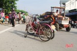 Xã bất lực nhìn dân họp chợ ngay giữa đường ở Nghi Xuân