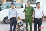 Nhận lại xe máy tại Hà Tĩnh sau … 5 năm “bốc hơi” ở Nghệ An