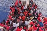 Hải quân Libya cứu 200 người di cư bất hợp pháp ở vùng biển ngoài khơi