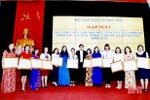 Vinh danh 2 nữ giáo viên mầm non Hà Tĩnh dạy trẻ em dân tộc