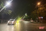 Cấm bật đèn pha trong đô thị, nhiều tài xế ở Hà Tĩnh vẫn “phớt lờ”