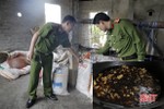 Cảnh sát Môi trường Hà Tĩnh bắt quả tang cơ sở chế biến hơn 1 tấn mỡ “bẩn”