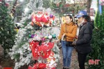 Thành phố Hà Tĩnh ngập tràn đồ trang trí Giáng sinh