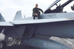 Nữ phi công F/A-18F Mỹ kể về lần đầu không kích khủng bố IS