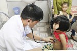Trời chuyển lạnh, trẻ em ở Hà Tĩnh nhập viện tăng cao