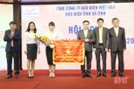 Bưu điện Hà Tĩnh nhận cờ thi đua xuất sắc của Bộ Thông tin và Truyền thông