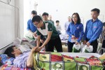 Đoàn thanh niên Vietcombank và Báo Hà Tĩnh tổ chức chương trình Tết ấm cho bệnh nhân nghèo