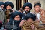 Afghanistan: Thêm 10 phiến quân Taliban ra đầu hàng