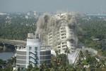 Ấn Độ thẳng tay cho nổ tòa nhà xa hoa vi phạm quy định về môi trường