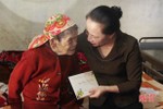 Lãnh đạo tỉnh chúc tết, tặng quà Mẹ Việt Nam Anh hùng ở Đức Thọ