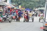 Vấn nạn chợ lấn đường ở Hà Tĩnh, có phải địa phương “bó tay”?