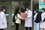 328 người Trung Quốc khỏi bệnh viêm phổi corona