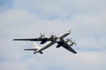 Nga đưa máy bay “độc nhất vô nhị trên thế giới” Tu-142 diễn tập ở Bắc Cực