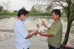 Người chăn nuôi Hà Tĩnh “xắn tay” ngăn chặn dịch cúm gia cầm