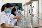 Nhiều trường học Hà Tĩnh pha chế dung dịch phòng virus Corona