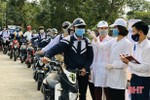 Hơn 48 ngàn học sinh THPT Hà Tĩnh đi học lại: Đo thân nhiệt trước cổng trường, bài học đầu tiên là truyền thông phòng dịch!