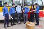 Lắp đặt 200 bình dung dịch rửa tay trên xe bus tại Hà Tĩnh
