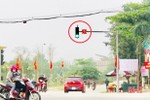 Đèn giao thông “nhảy múa”, người dân Cẩm Xuyên thấp thỏm qua đường
