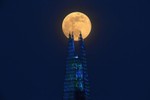 Siêu trăng lớn nhất năm rực sáng trên thế giới