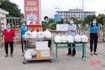 Hà Tĩnh: Một gia đình giáo dân trao tặng 70 suất ăn cho người ở khu cách ly