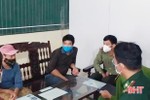 Phạt 2 thuyền viên từ Thanh Hóa không đeo khẩu trang khi đến cảng cá Hà Tĩnh