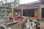 Lốc xoáy làm tốc mái 140 nhà dân ở huyện miền núi Hà Tĩnh