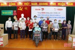 Hỗ trợ 300 triệu đồng cho người dân có hoàn cảnh khó khăn ở Hà Tĩnh