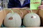 Trái cây “siêu đắt” của Nhật rớt giá thảm hại vì dịch Covid-19