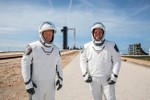 SpaceX phóng thành công tàu vũ trụ lịch sử Crew Dragon lên ISS