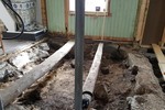 Phát hiện ngôi mộ 1.000 năm tuổi dưới sàn nhà