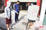 “Rình rập” hiểm nguy khi tủ điện kỹ thuật chỏng chơ trên vỉa hè ở TP Hà Tĩnh