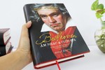 Âm nhạc và cuộc đời của thiên tài Beethoven gói gọn trong một cuốn sách