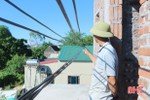 Đường điện “luồn lách” trên mái nhà, người dân nơm nớp lo sợ